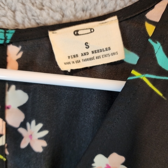 PINS AND NEEDLES Womens Small Black Floral Romper Urban Outfitters Open Back - Picture 3 of 8